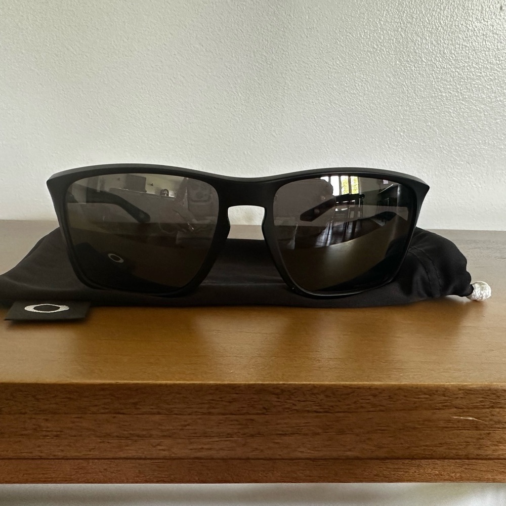 Men’s Oakley Matte Black Sunglasses